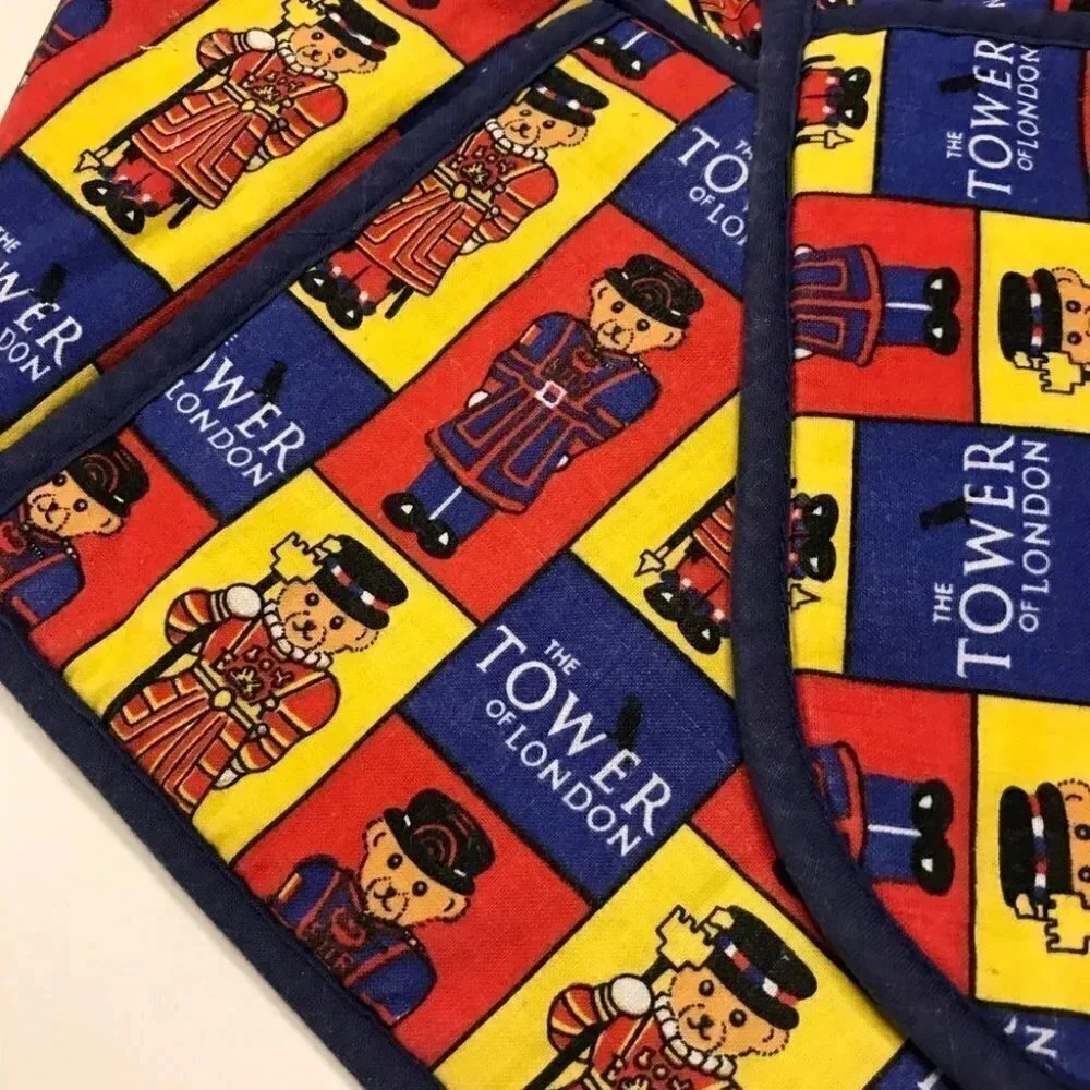 Tower Of London Teddy Bear Guard Oven Pot Holder